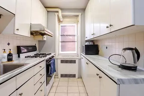 Apartment 2 Large Bedrooms In Rego Park New York USA