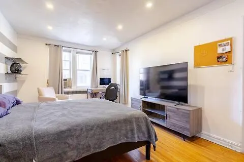 2 Large Bedrooms In Rego Park New York 0*,